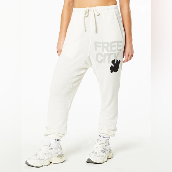 FreeCity Superfluff Pocket Lux Sweatpants Unisex Medium Creamyyumm French Terry - Picture 1 of 11